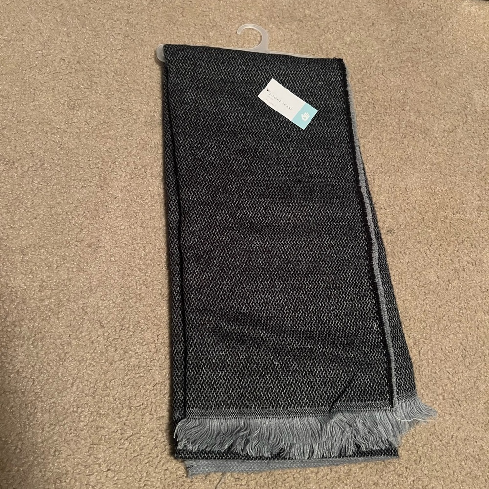 NWT Gertex two toned gray/black scarf